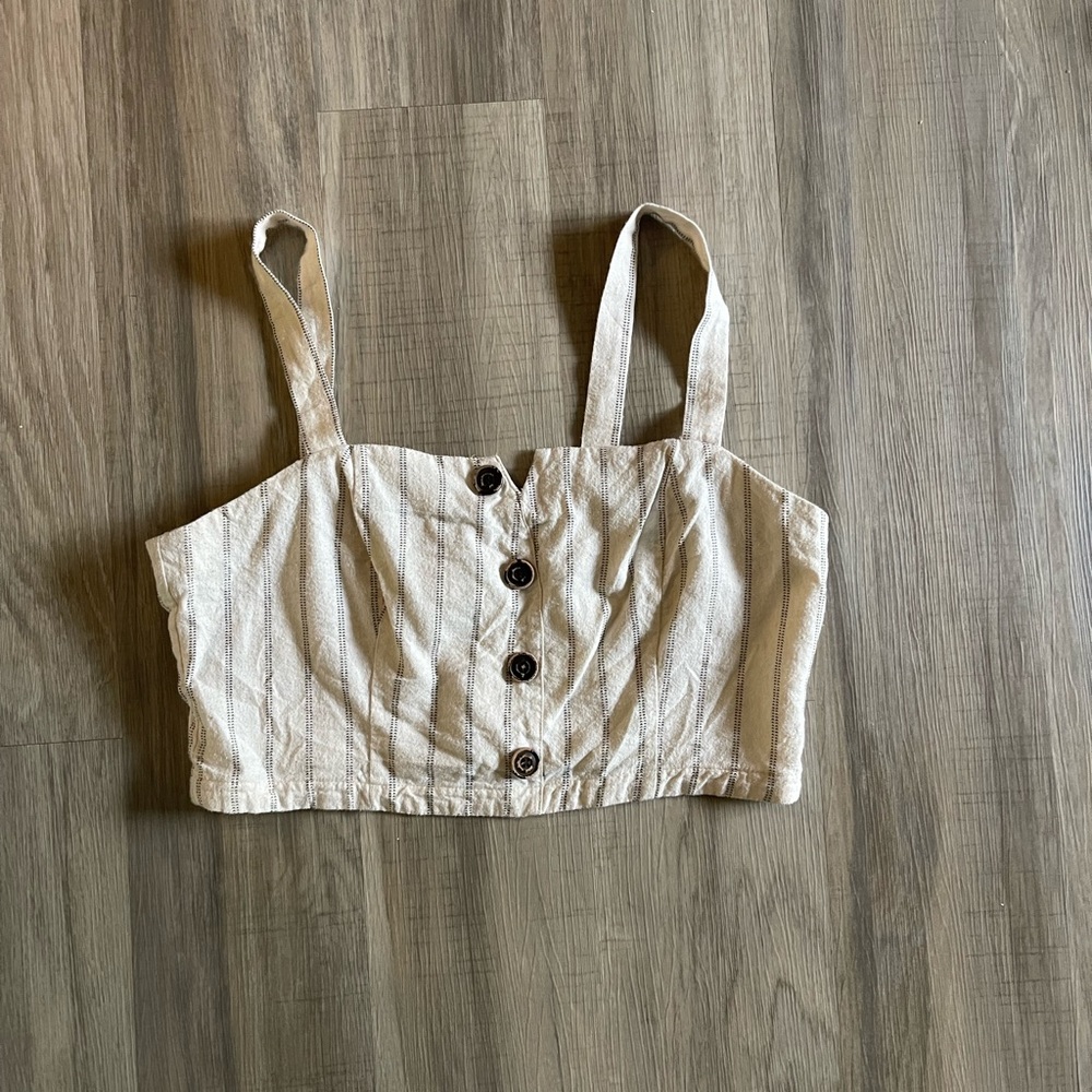 Cute cream crop top with buttons